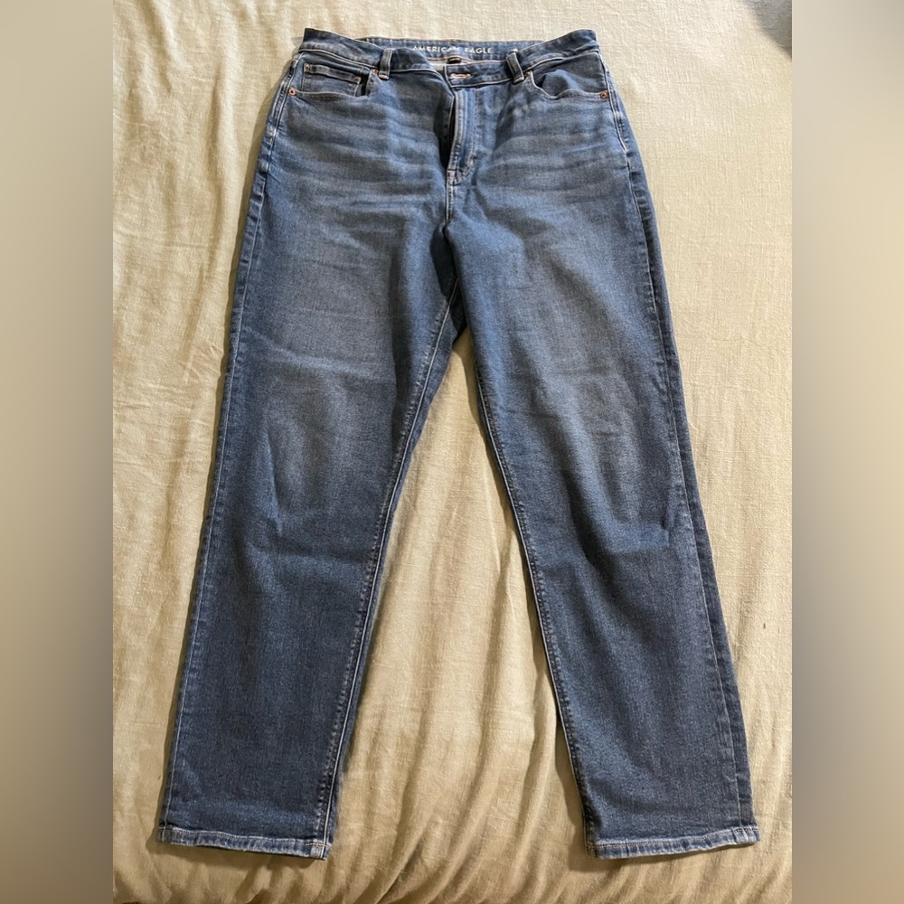 American eagle mom jeans